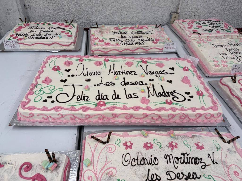 ¡¡¡Para Ustedes, Todas las Bendiciones Mamis!!!: Octavio Martínez&nbsp;Vargas.