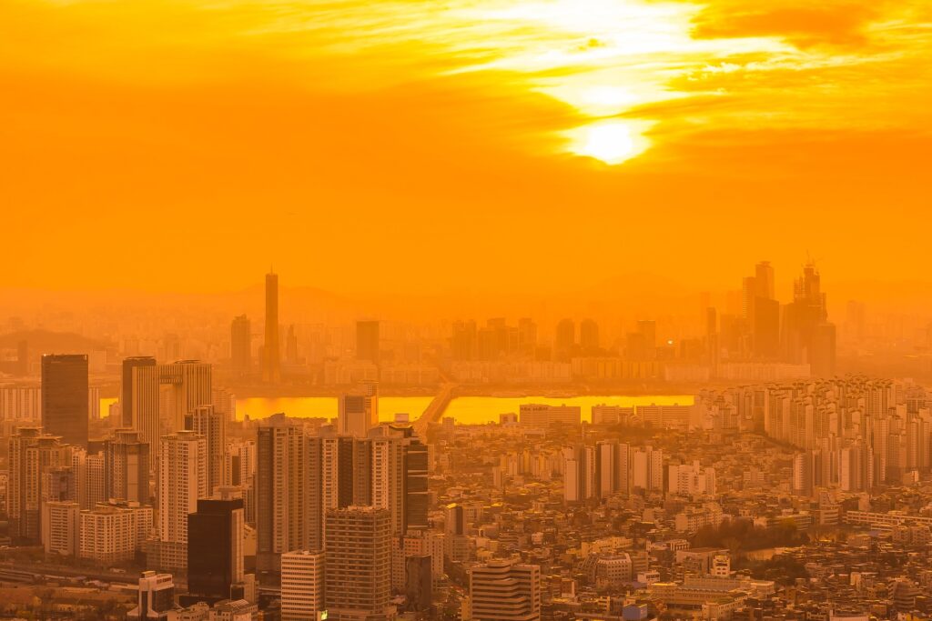 Olas de calor y riesgo económico: la red eléctrica bajo presión&nbsp;industrial.