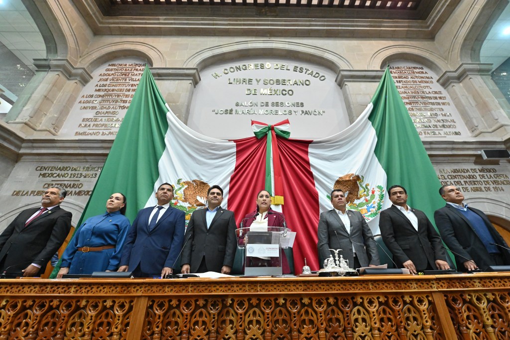 El Congreso no se detiene, aun en receso parlamentario: Martha&nbsp;Camacho.