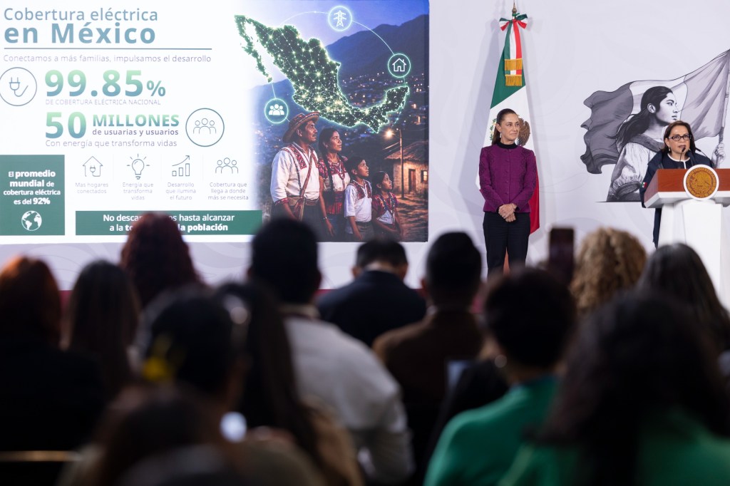 Este Sexenio vamos a Electrificar Todo el País con El Programa de Justicia Energética, serán 45 Mil Obras: Presidenta Claudia Sheinbaum Pardo.