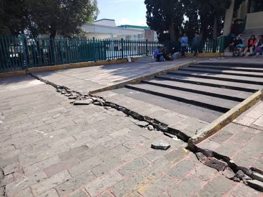 El IMSS y sus grietas: metáfora de un sistema que se&nbsp;resquebraja.
