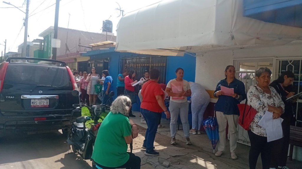 El próximo lunes 22 de Junio nuestra presidenta Azucena Cisneros Coss, autoridades de liconsa, Israel Ramos y su servidor inauguramos tres lecherias más en Ecatepec: En San Pedro Xalostoc, Río de Luz y Venta de Carpio. Menos selfis y más trabajo para la gente. Claudia Sheinbaum&nbsp;Pardo.