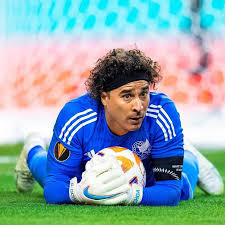Guillermo Ochoa: ¿Otro Cuento de Nunca Acabar en la Portería de un Mundial?