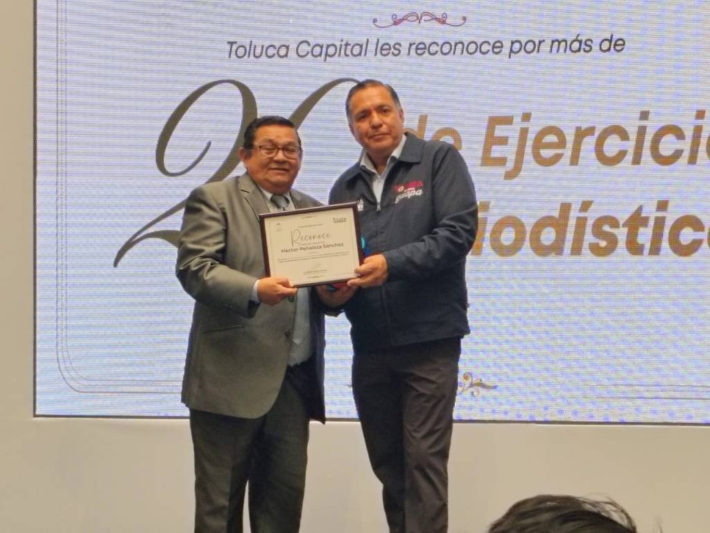 Reconoce Ricardo Moreno a periodistas por su labor en más de dos décadas de trayectoria.
