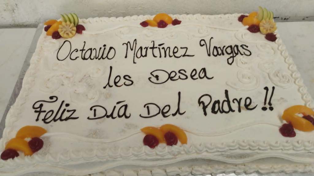 Seguimos prestando nuestros espacios a Familias de Ecatepec, para hacer posible sus Eventos Familiares y al mismo tiempo seguimos consintiendo a Papás de Ecatepec. Aprovechamos este espacio para Felicitar a todos Los Papás de Ecatepec, Estado de México y de Todo Nuestro País México. Que pasen un Excelente y Felíz Día del Padre: Diputado Octavio Martínez Vargas.