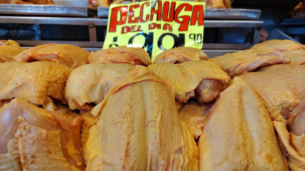 En la Central de Abasto Ecatepec encuentras Los Mejores Precios de México. Tenemos Compromiso con Las Familias del Estado de México. Olvídate de las tiendas comerciales, y tiendas de conveniencia, Aquí tienes Ahorros del 30% en Tu Canasta Básica en Relación con Cualquier otra&nbsp;competencia.