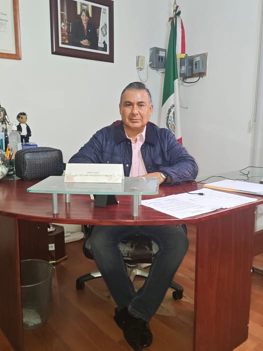 Desde temprano y como siempre atendiendo y resolviendo demandas de mis vecinos de Ecatepec. Las y los esperamos en Avenida 30-30 #39, frente a la UPE, junto al restaurante El Maleconero.