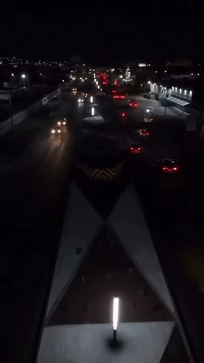 Ecatepec se Transforma y Vuelve a Renacer, con El Respaldo de Nuestra Gobernadora Delfina Gómez Álvarez y Nuestra Presidenta Municipal Azucena Cisneros Coss, he Aquí Dos Kilómetros de La Carretera Lechería- Texcoco, Perímetro de la Central de Abasto Ecatepec.: Diputado Local Mexiquense Octavio Martínez&nbsp;Vargas.