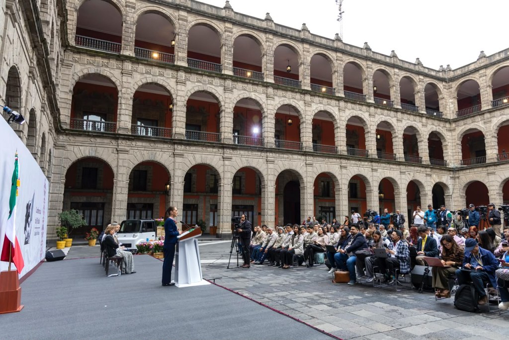 Claudia Sheinbaum Pardo impulsa el Vehiculo Electrico&nbsp;Nacional.