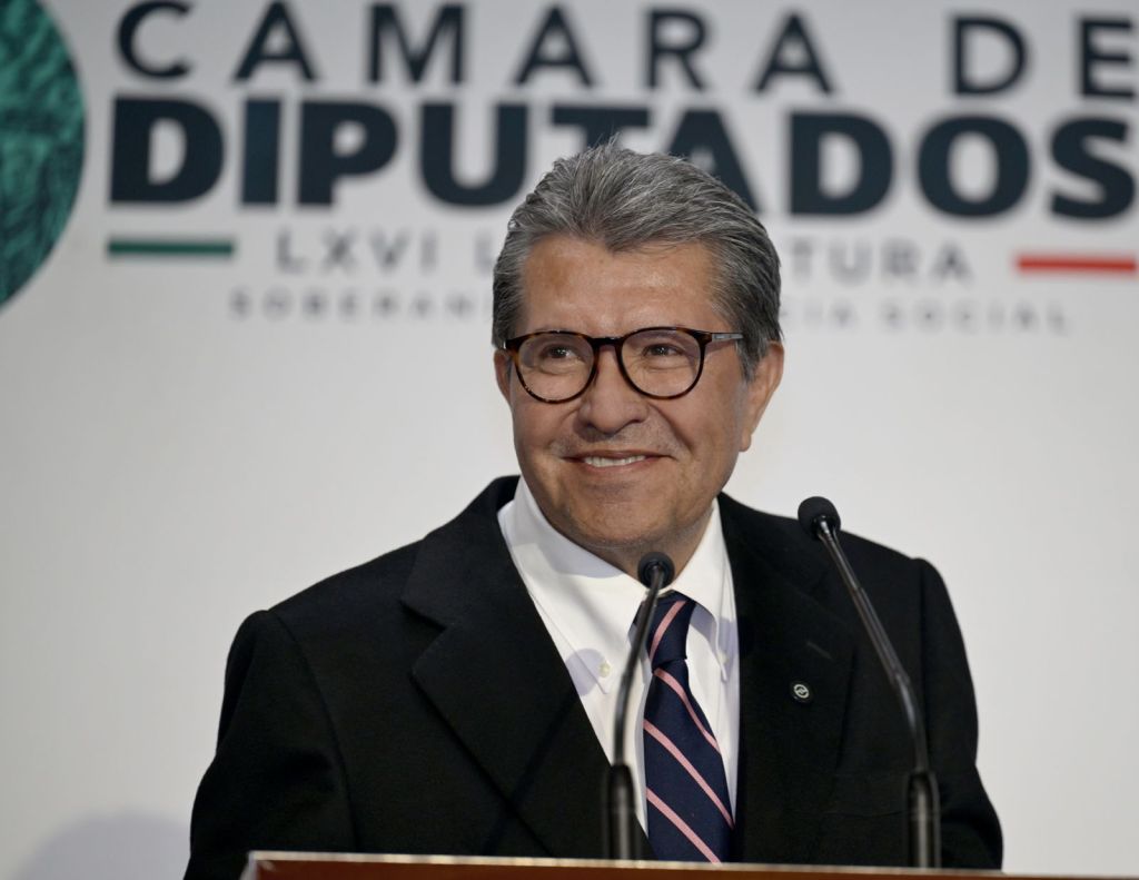 Monreal Respaldando Iniciativa Presidencial.