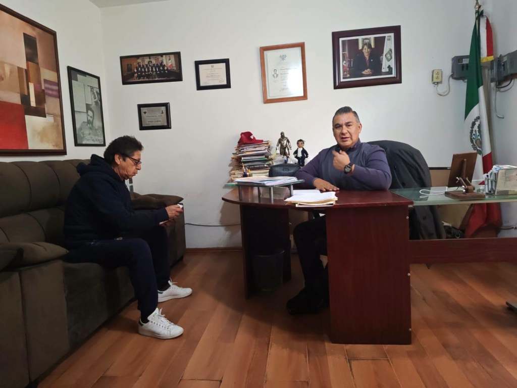 Desde temprano atendiendo, Orientando y Resolviendo demandas de Mis Vecinas y Vecinos de Ecatepec: Diputado Local Mexiquense Octavio Martínez Vargas.