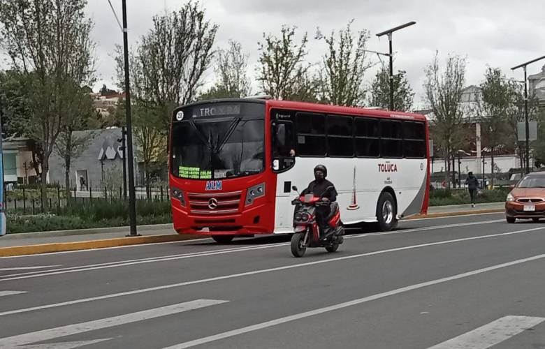 Juan Hugo de la Rosa impulsa “motoscuelas” en el Estado de México.
