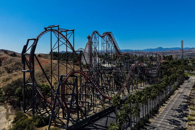 X2 en Six Flags Magic Mountain: El Fin de Una Era Marcada por Tragedias.