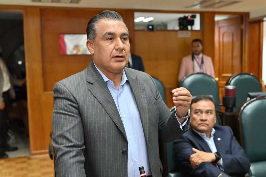 “Octavio Martínez Vargas pide Minuto de Silencio por Estudiantes de la&nbsp;UAEMex”.