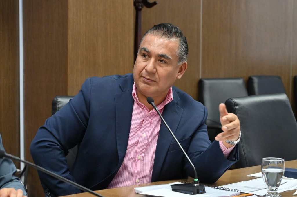 Octavio Martínez Vargas advierte omisiones municipales en la actualización de atlas de riesgos.