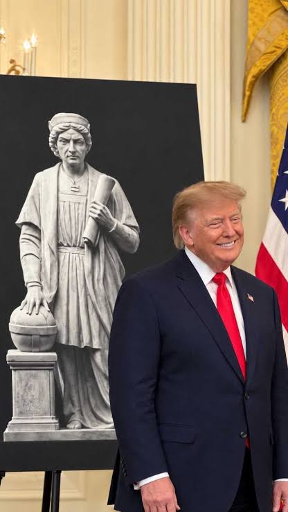 Donald Trump y su Error de Celebrar el 12 de&nbsp;Octubre.