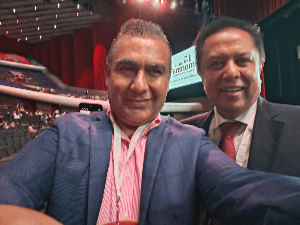 Con Morena Sí, Hombro con Hombro El Diputado Amilcar Sandoval y Un Servidor.