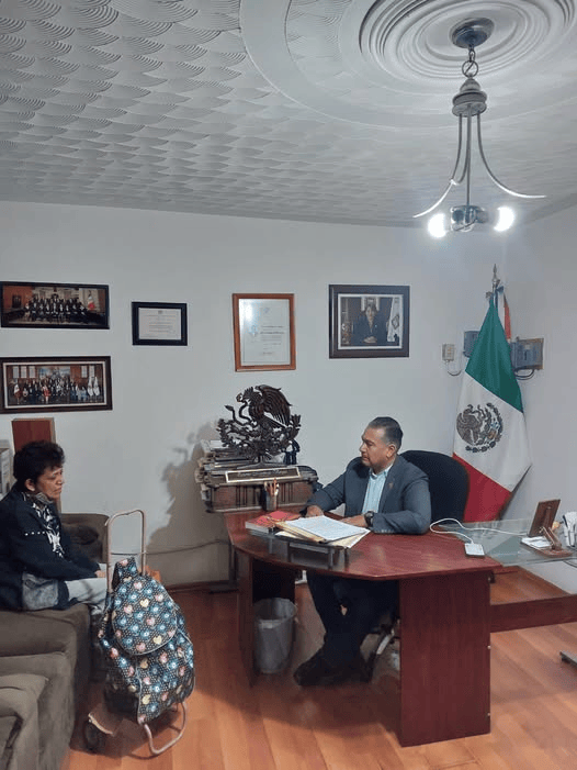 Desde Temprano Escuchando, Orientando y Buscando Solución a Problemas Sociales, Comunitarios, Jurídicos, etc, de Mis Vecinas y Vecinos de Ecatepec: Diputado Local Octavio Martínez&nbsp;Vargas.