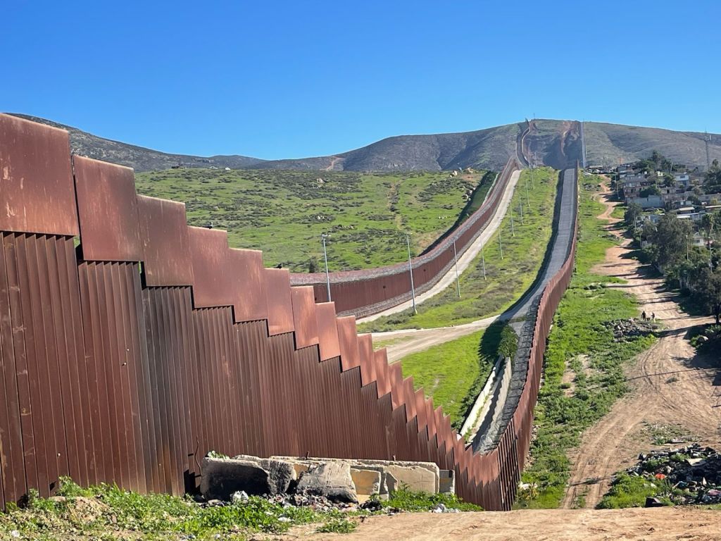 Profesionistas mexiquenses buscan en Estados Unidos lo que no encuentran en casa