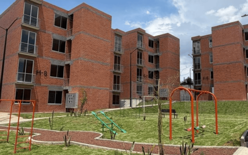 Construir en la incertidumbre: El reto de la vivienda propia y la falta de planeación en el&nbsp;Edomex.