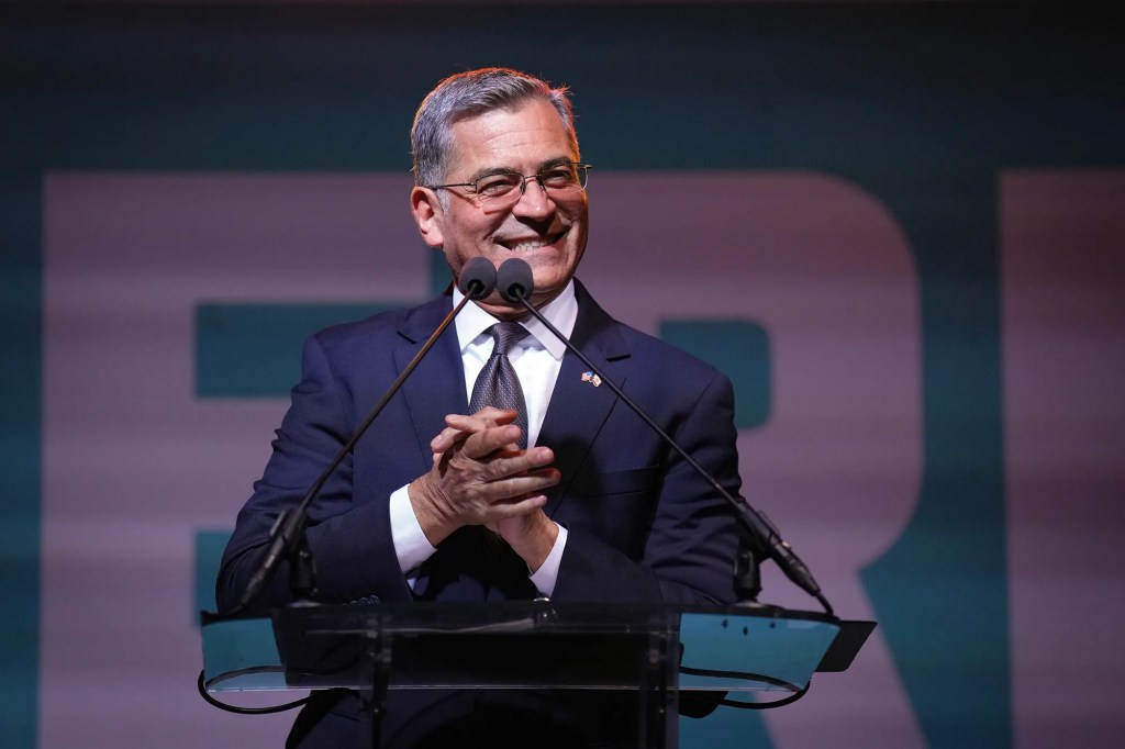 Xavier Becerra, ante el reto de gobernar California y fortalecer la relación con México.